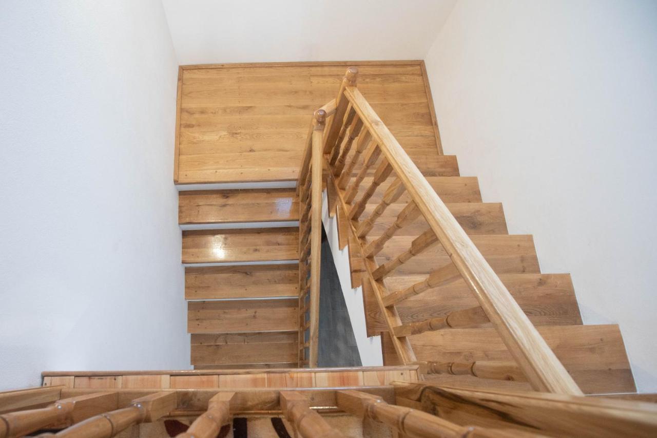 Livada Amely Hotel Gales Buitenkant foto