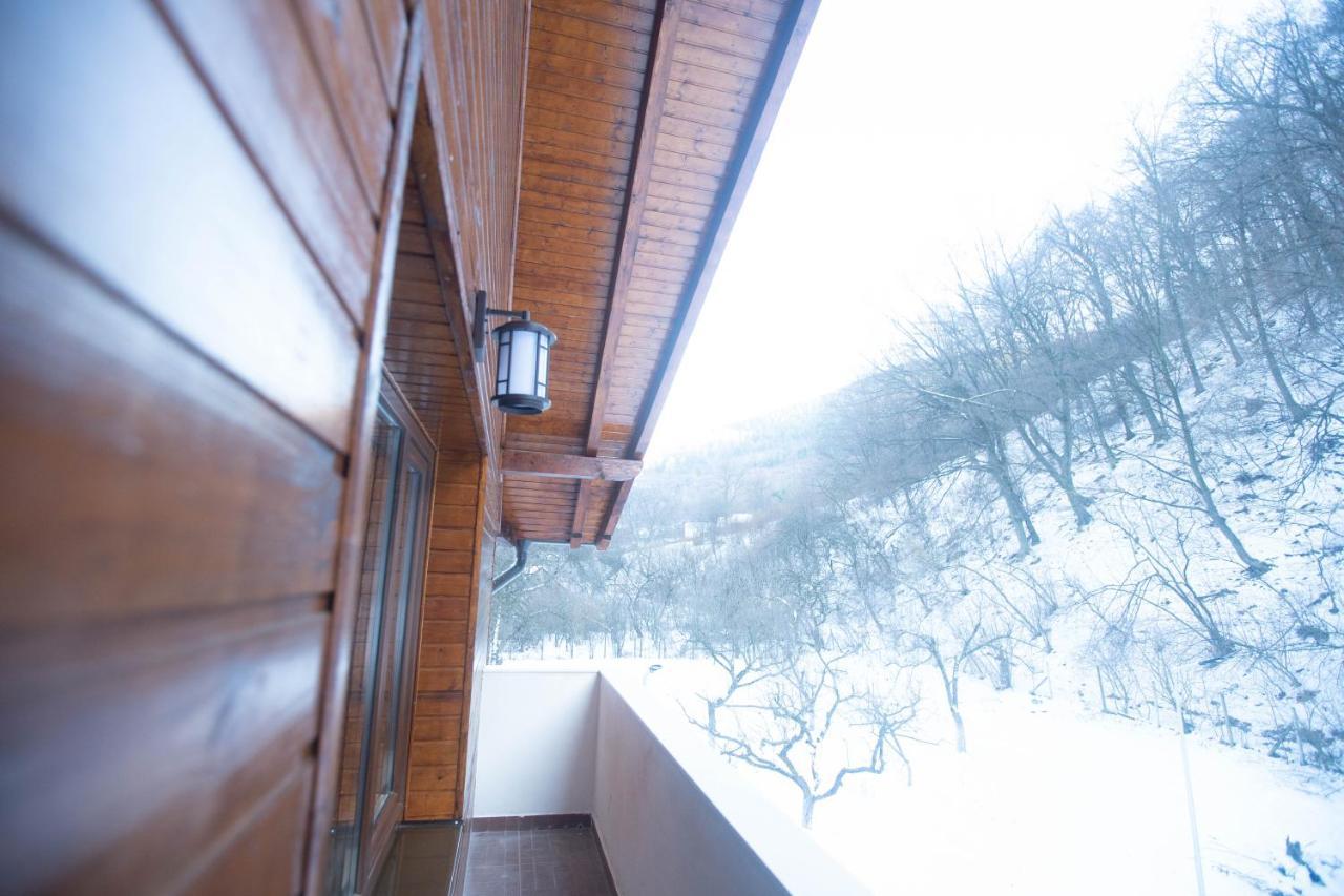 Livada Amely Hotel Gales Buitenkant foto