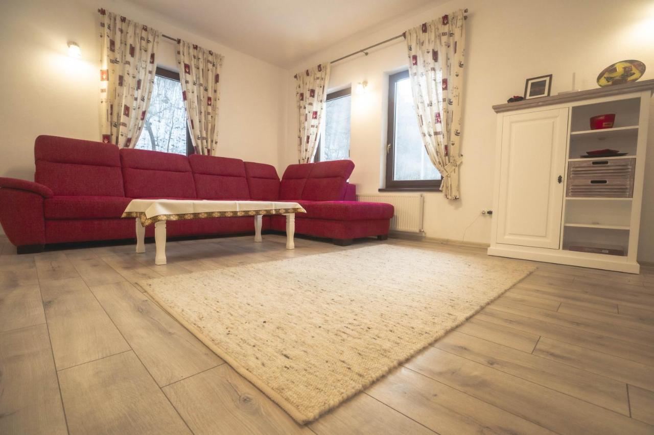 Livada Amely Hotel Gales Buitenkant foto