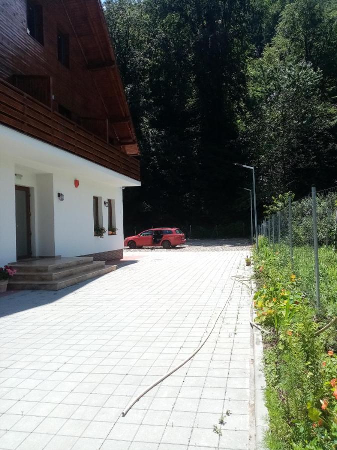 Livada Amely Hotel Gales Buitenkant foto