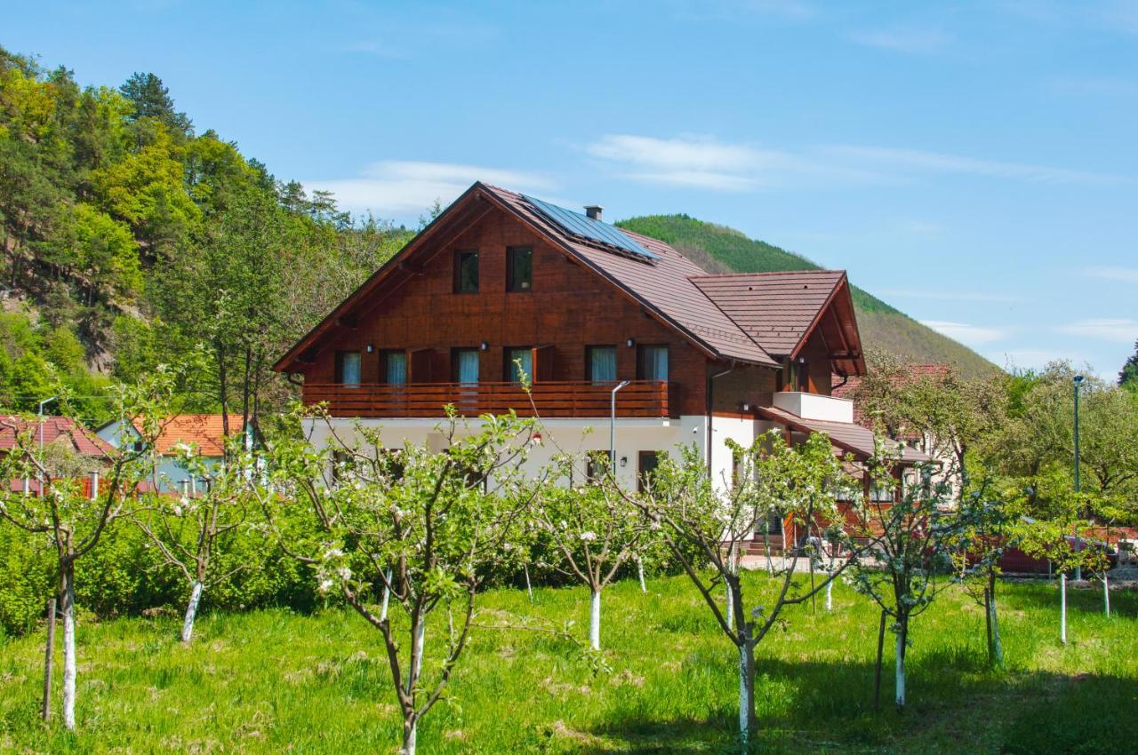 Livada Amely Hotel Gales Buitenkant foto