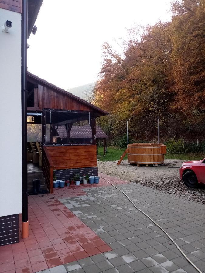 Livada Amely Hotel Gales Buitenkant foto
