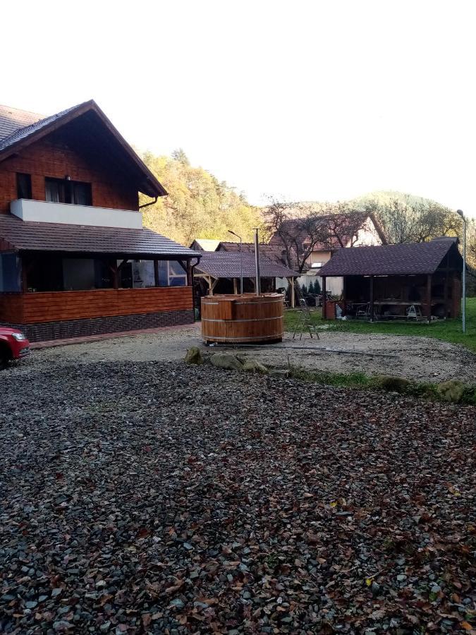 Livada Amely Hotel Gales Buitenkant foto