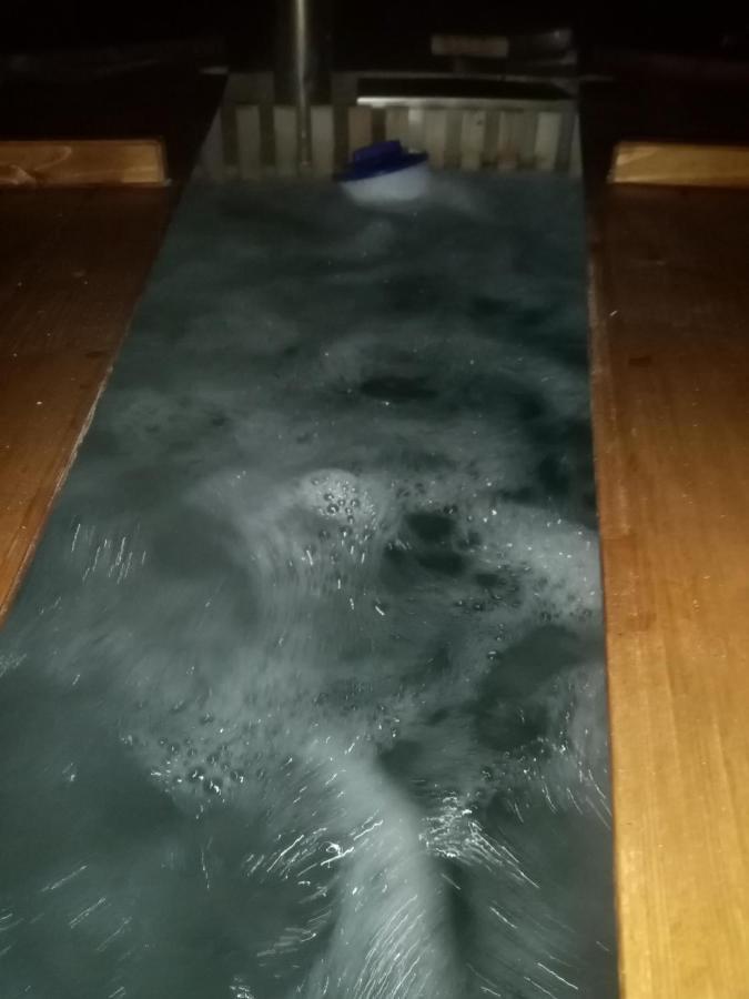 Livada Amely Hotel Gales Buitenkant foto