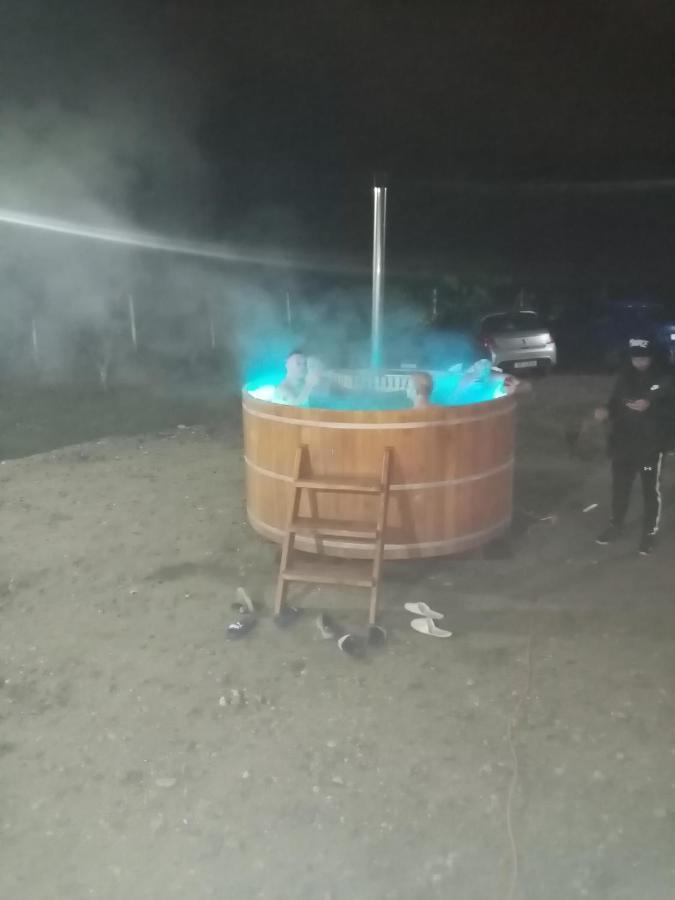 Livada Amely Hotel Gales Buitenkant foto