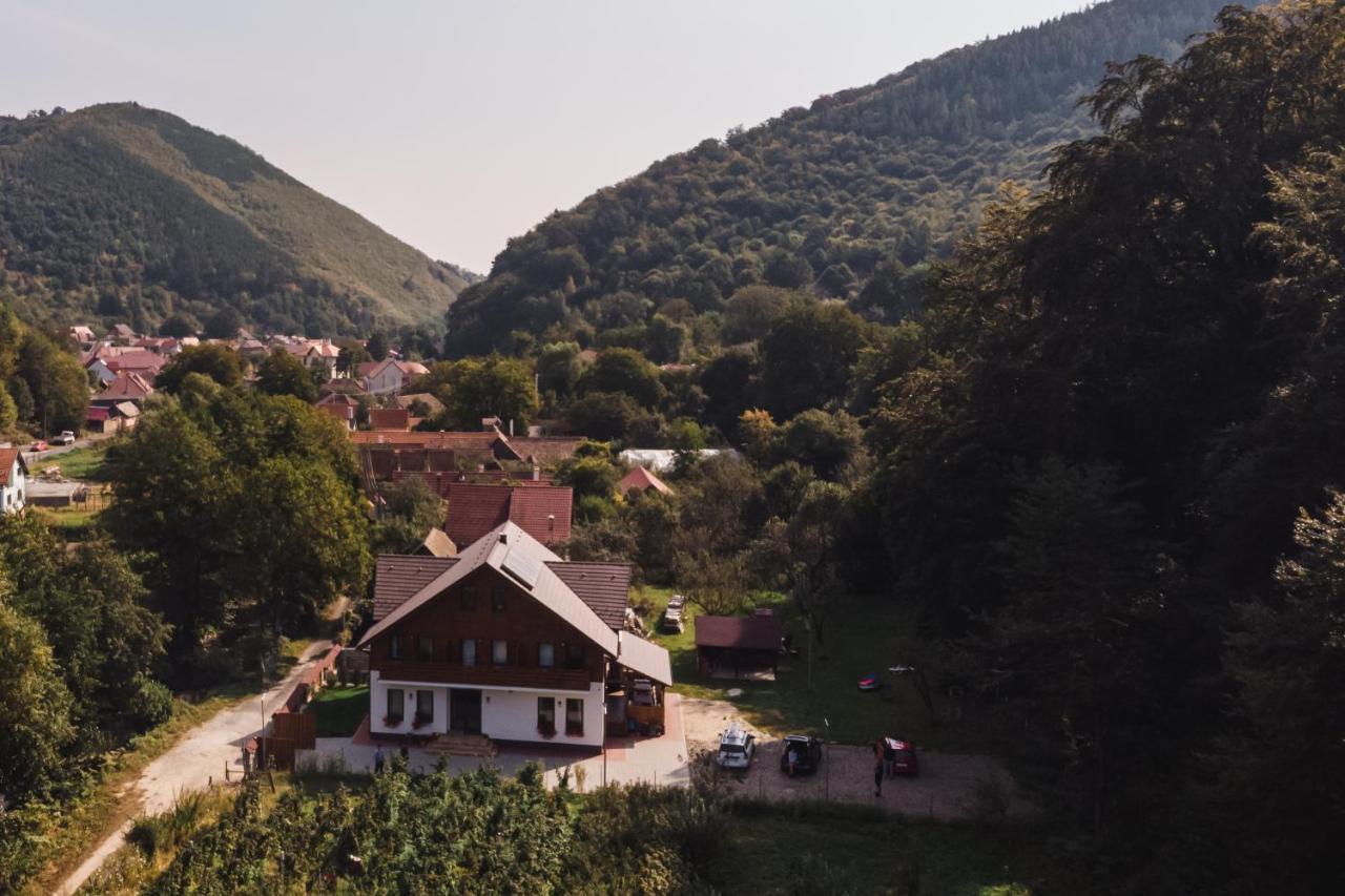 Livada Amely Hotel Gales Buitenkant foto