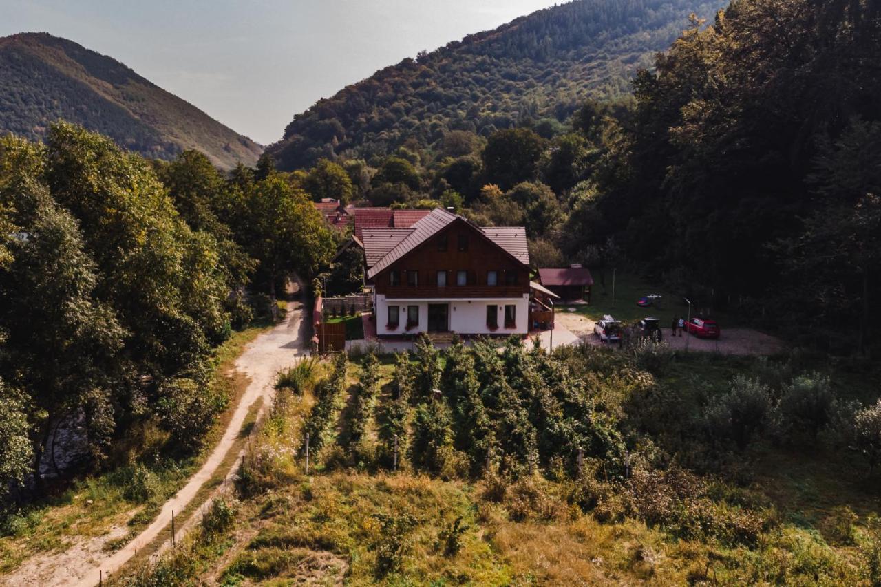Livada Amely Hotel Gales Buitenkant foto
